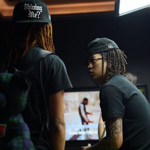 红面罩黑丝袜少妇太爽了
